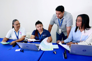 Desde las 8:00 a.m. iniciamos la atención para el pago a estudiantes de postgrado y maestría