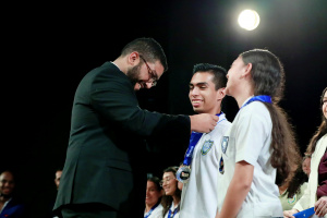 IFARHU impone medallas a finalistas del Concurso Nacional de Oratoria